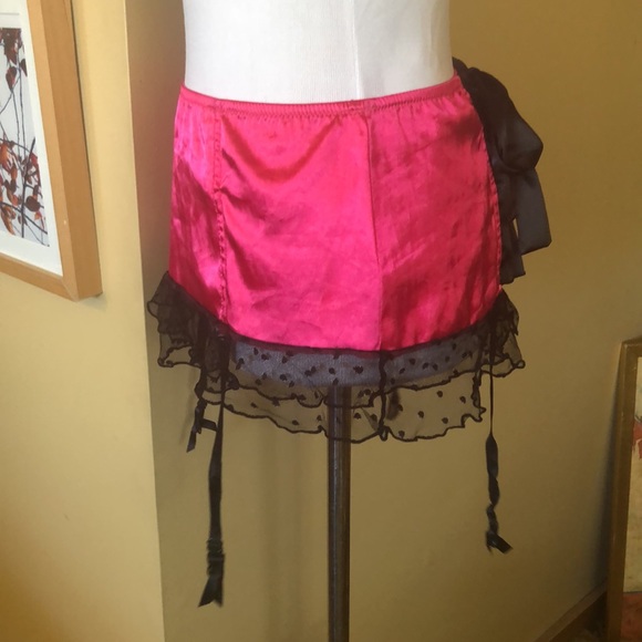 VICTORIA SECRET sz M/L Ruffle-Butt Full Garter NEW - Picture 13 of 13